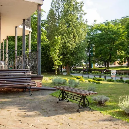 Sani Hotel *